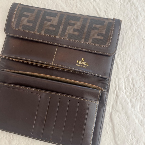 Vintage Fendi Wallet - Picture 3 of 3